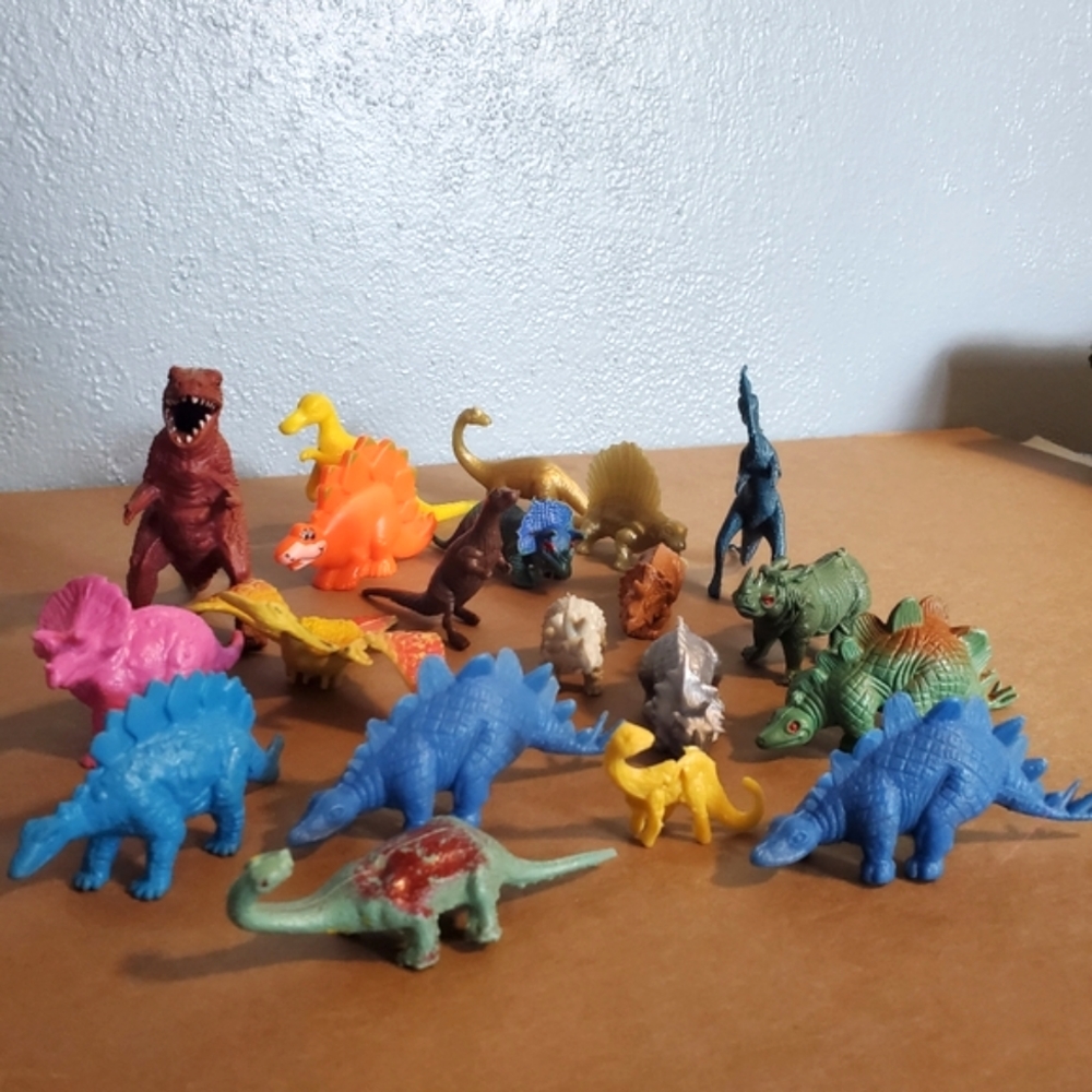 Lot of Vintage Dinosaur Toys - Picture 6 of 6